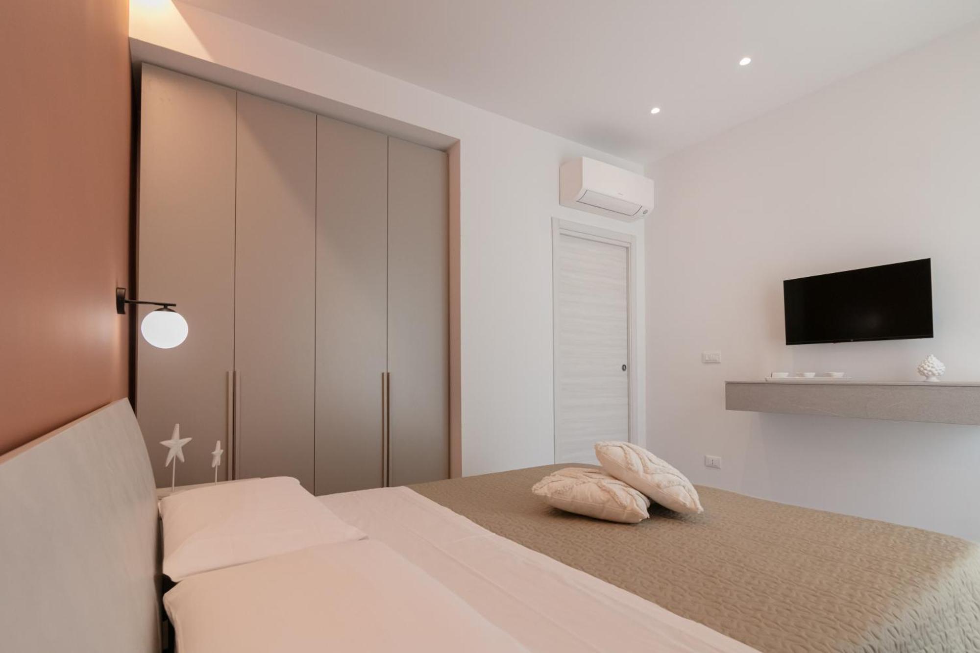 Mt Apartments Термоли Екстериор снимка