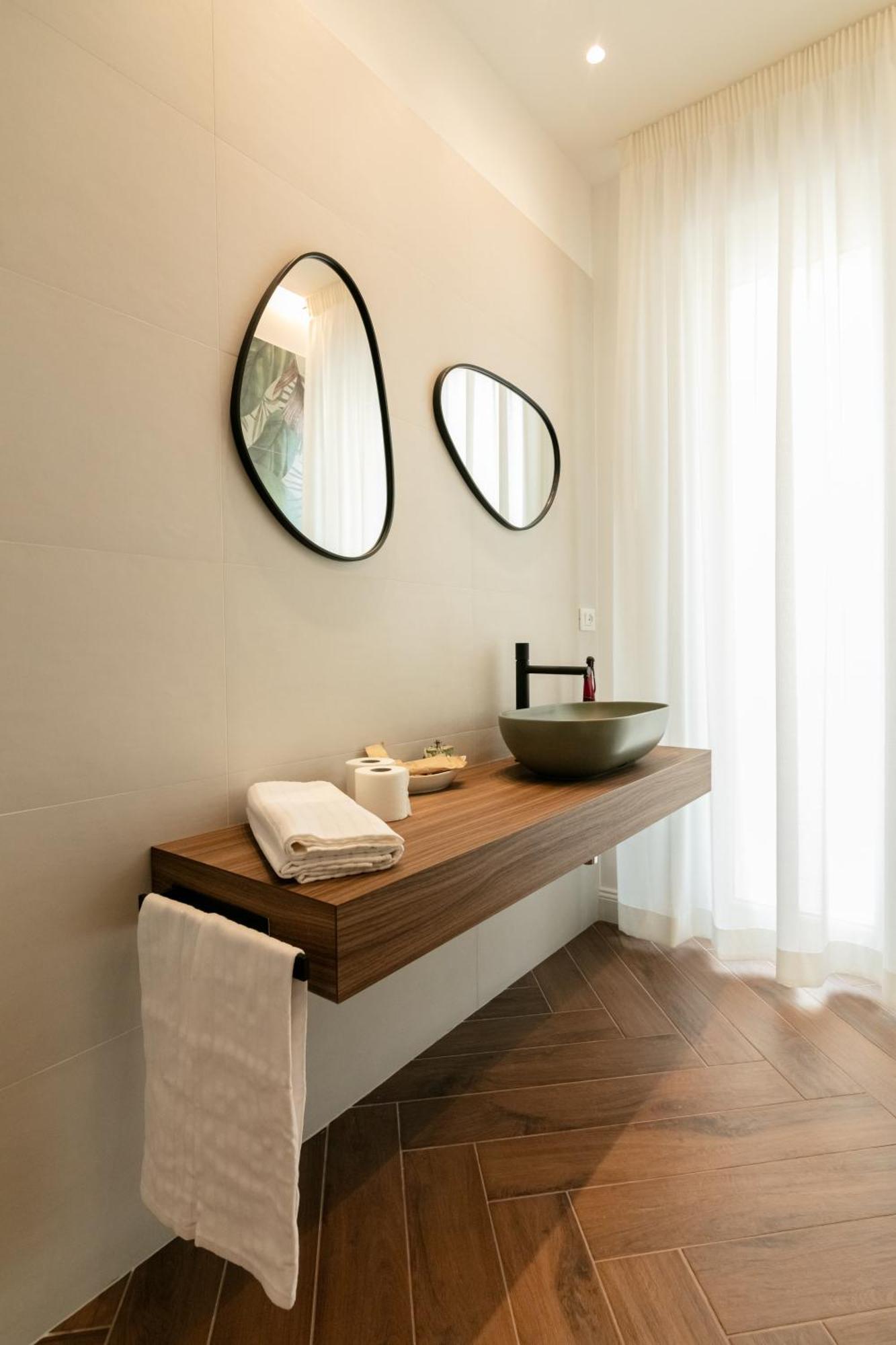 Mt Apartments Термоли Екстериор снимка