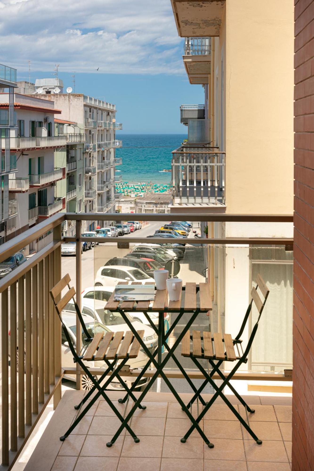 Mt Apartments Термоли Екстериор снимка